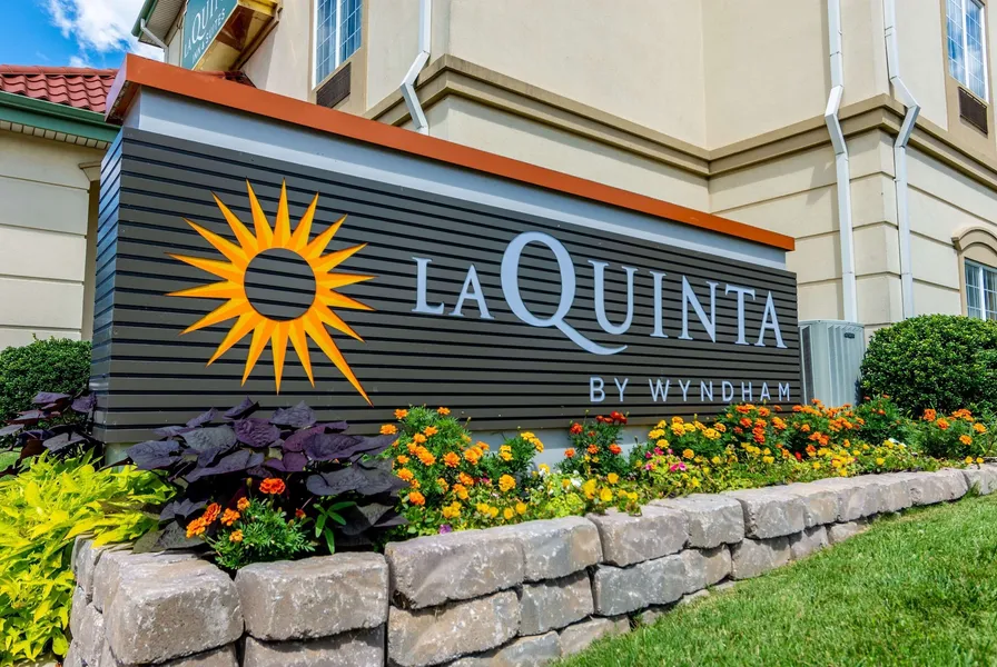 La Quinta Inn & Suites by Wyndham Bentonville hotel detail image 2