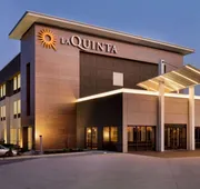 La Quinta Inn & Suites by Wyndham St Louis Route 66 hotel detail image 3