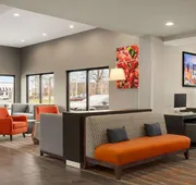 La Quinta Inn & Suites by Wyndham St Louis Route 66 hotel detail image 5