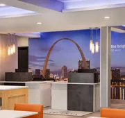 La Quinta Inn & Suites by Wyndham St Louis Route 66 hotel detail image 7