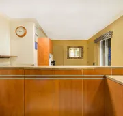 Super 8 by Wyndham Martinez hotel detail image 3