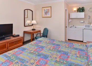 Golden Eagle Motel hotel thumbnail 7