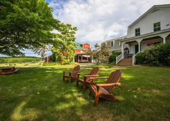 Maple Hill Farm Inn hotel thumbnail 2