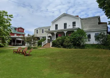 Maple Hill Farm Inn hotel thumbnail 3
