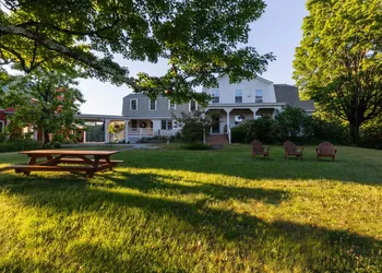 Maple Hill Farm Inn hotel thumbnail 6