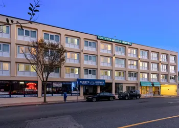 Brighton Suites Hotel hotel thumbnail 6