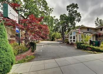 Saratoga Oaks Lodge hotel thumbnail 3