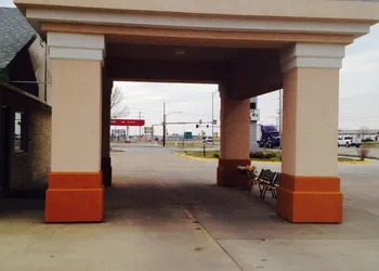 America's Best Inns & Suites hotel thumbnail 2