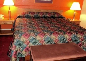America's Best Inns & Suites hotel thumbnail 7