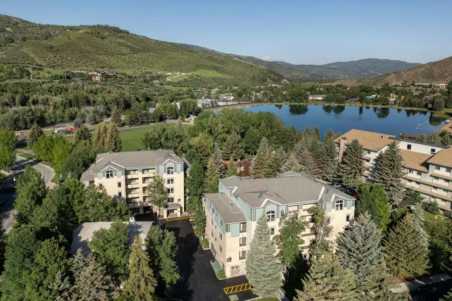 Sheraton Lakeside Terrace Villas at Mountain Vista, Avon, Vail Valley hotel detail image 2