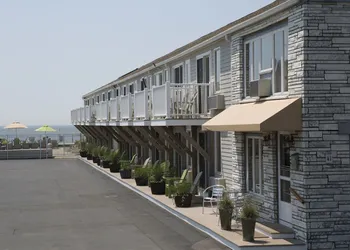 The Corsair & Cross Rip Oceanfront Resort hotel thumbnail 2