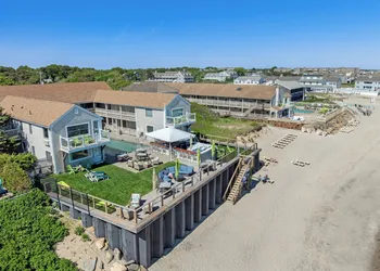The Corsair & Cross Rip Oceanfront Resort hotel thumbnail 4