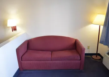 American Inn and Suites White Hall hotel thumbnail 2
