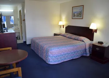 American Inn and Suites White Hall hotel thumbnail 4