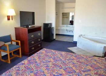 American Inn and Suites White Hall hotel thumbnail 6