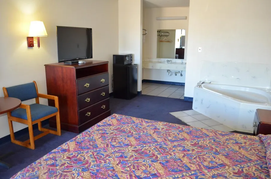 American Inn and Suites White Hall hotel detail image 6