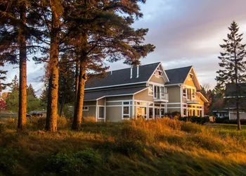 Larsmont Cottages hotel thumbnail 2