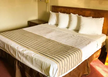 Magnuson Hotel Dixon hotel thumbnail 5