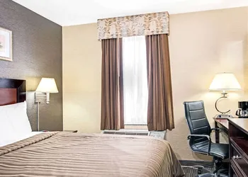 Days Inn By Wyndham Long Island City hotel thumbnail 3