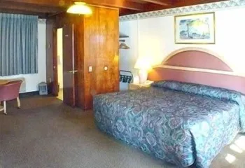 Cloverdale Oaks Inn hotel thumbnail 4