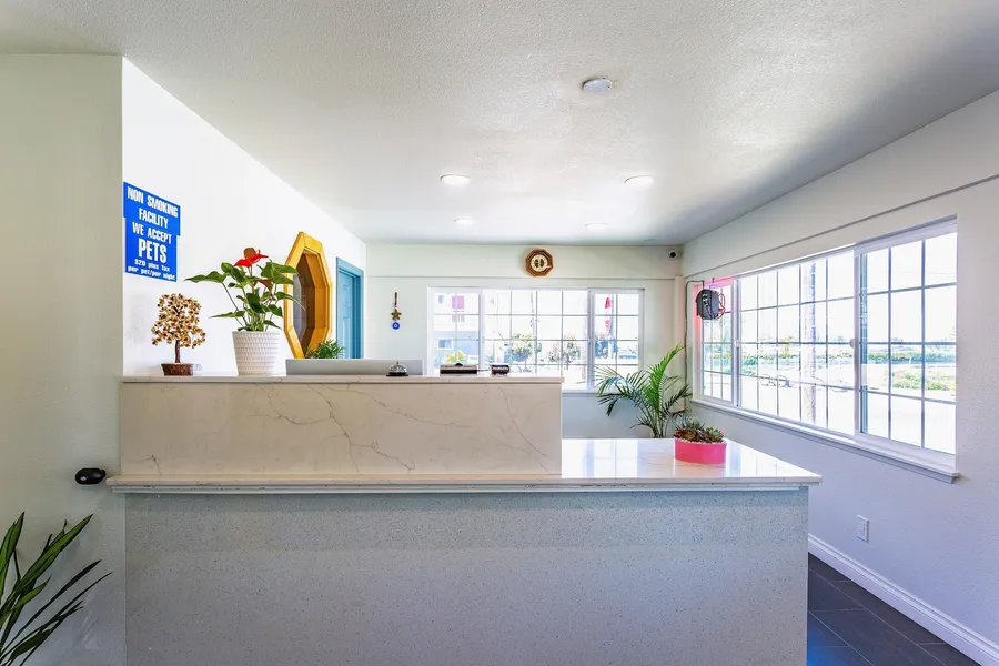 Coastal Breeze Inn hotel detail image 2
