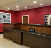 Hampton Inn & Suites National Harbor - Alexandria Area hotel detail image 4