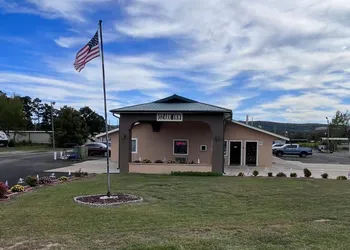 Ozark Inn hotel thumbnail 4