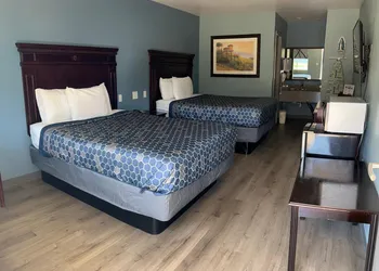 Ozark Inn hotel thumbnail 8