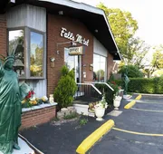 Falls Motel hotel detail image 5