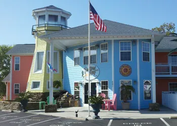 Pirates Cove hotel thumbnail 2