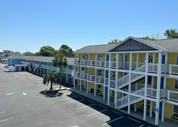 Pirates Cove hotel thumbnail 5