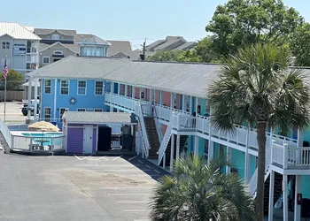 Pirates Cove hotel thumbnail 6