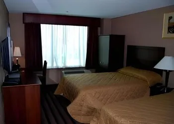 Days Inn by Wyndham Bronx Near Stadium hotel thumbnail 2