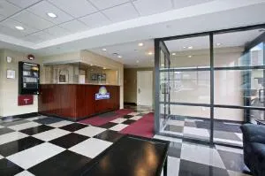 Days Inn by Wyndham Bronx Near Stadium hotel thumbnail 6
