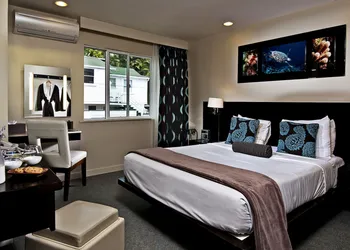 Aurora Hotel hotel thumbnail 8