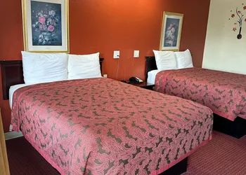 Western Plaza Inn hotel thumbnail 6