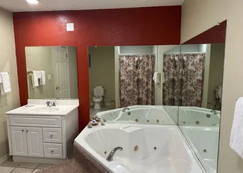 Western Plaza Inn hotel thumbnail 7