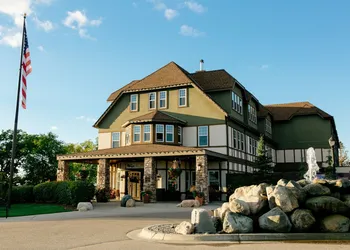 Chase On The Lake hotel thumbnail 3