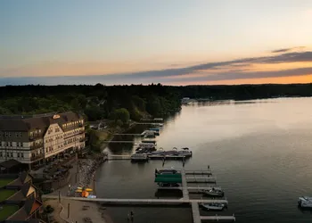 Chase On The Lake hotel thumbnail 6