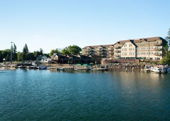 Chase On The Lake hotel thumbnail 7