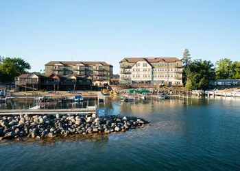 Chase On The Lake hotel thumbnail 8