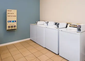 Charwood Suites hotel thumbnail 7