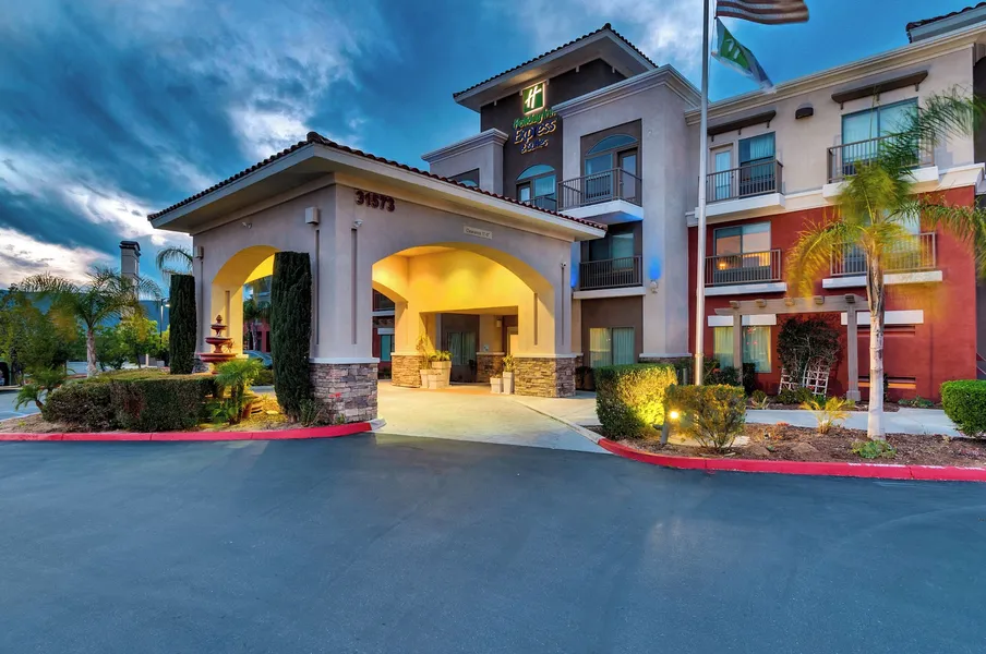 Holiday Inn Express & Suites, Lake Elsinore by IHG hotel detail image 2