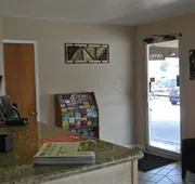 Vino Inn & Suites hotel detail image 5