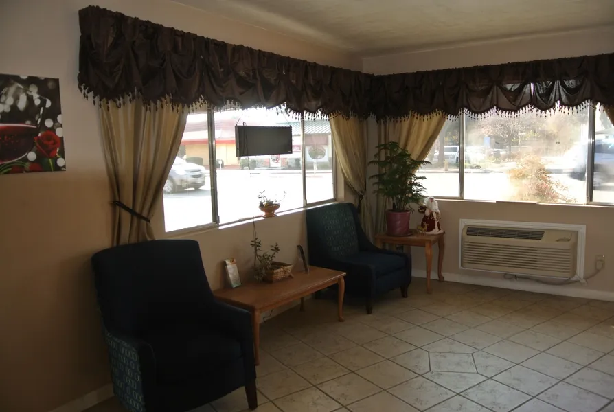 Vino Inn & Suites hotel detail image 6