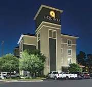 La Quinta Inn & Suites by Wyndham San Antonio Northwest hotel detail image 3