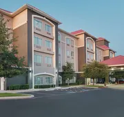 La Quinta Inn & Suites by Wyndham San Antonio Northwest hotel detail image 4