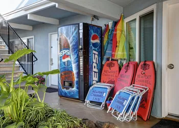 Newport Channel Inn - Near Huntington State Beach hotel thumbnail 5