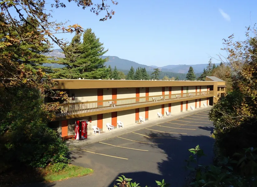 Columbia Gorge Inn hotel detail image 2
