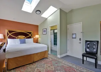 Bodega Bay Inn hotel thumbnail 8